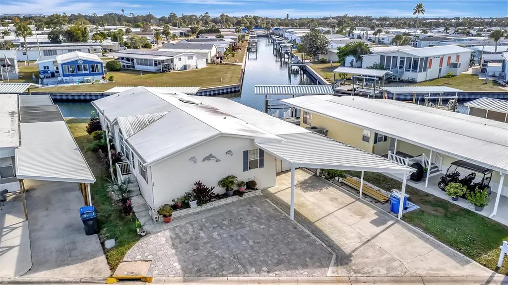 142 S Saint Thomas Circle Apollo Beach FL 33572