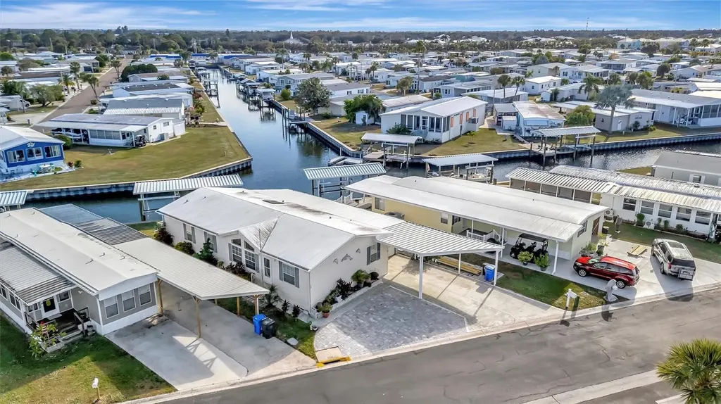 142 S Saint Thomas Circle Apollo Beach FL 33572