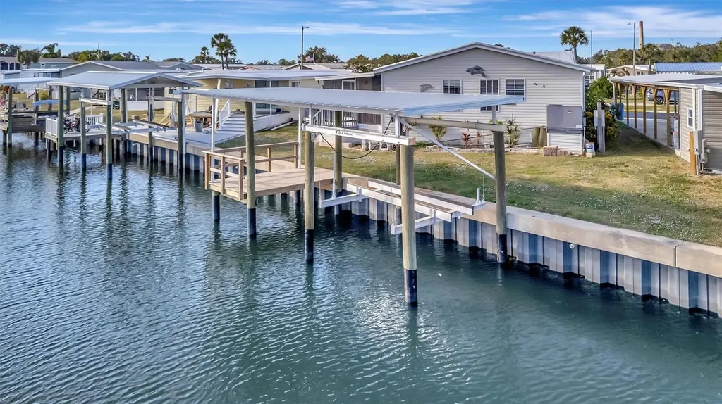 142 S Saint Thomas Circle Apollo Beach FL 33572