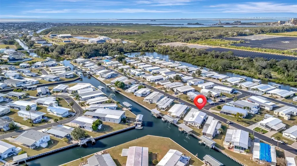 142 S Saint Thomas Circle Apollo Beach FL 33572