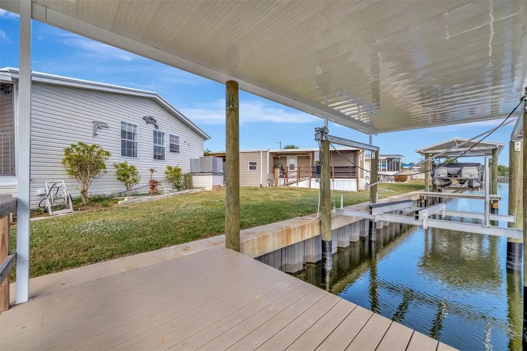 142 S Saint Thomas Circle Apollo Beach FL 33572