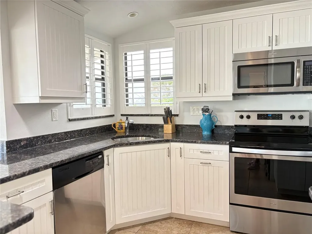 2823 Gulf Of Mexico Drive Longboat Key FL 34228