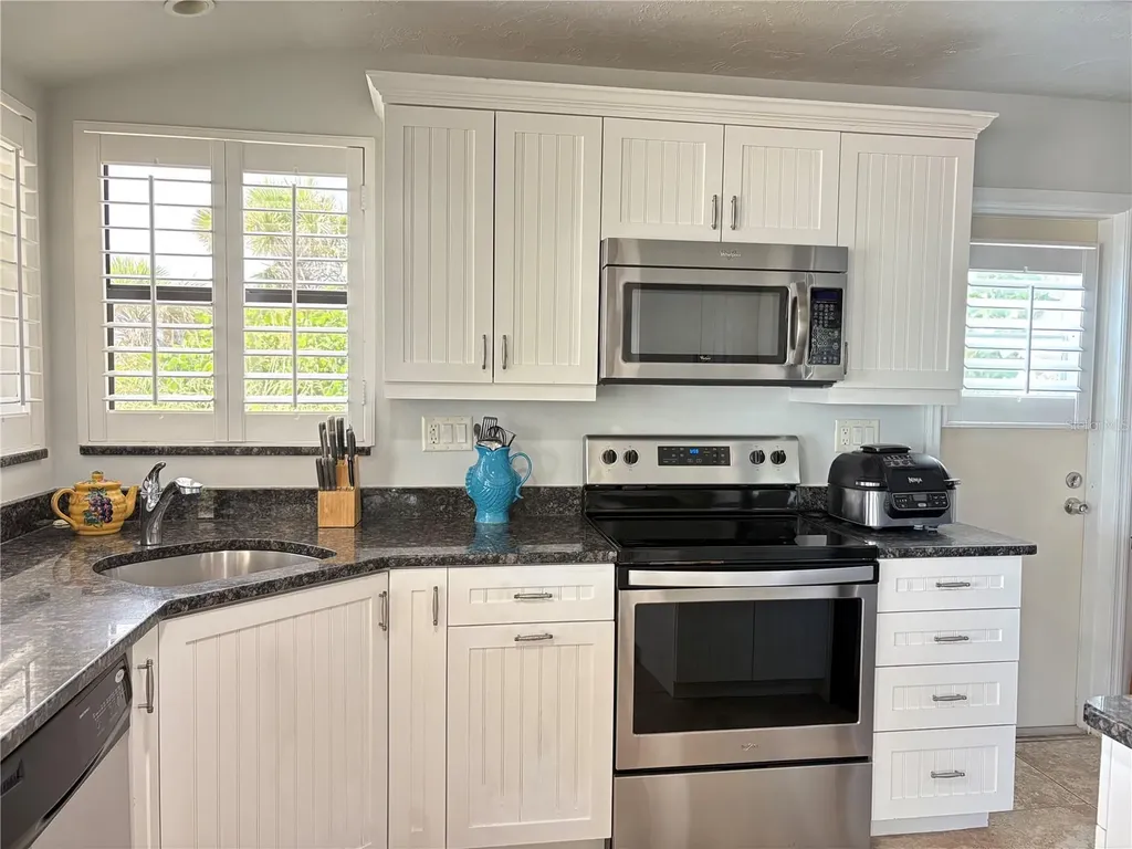 2823 Gulf Of Mexico Drive Longboat Key FL 34228