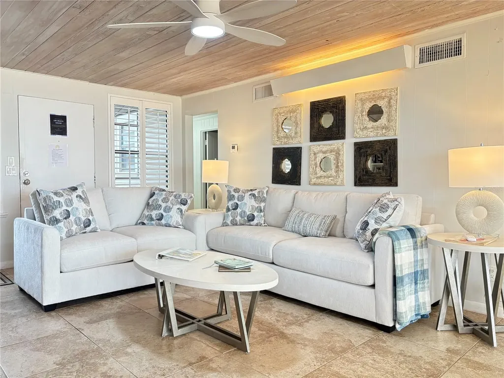 2823 Gulf Of Mexico Drive Longboat Key FL 34228