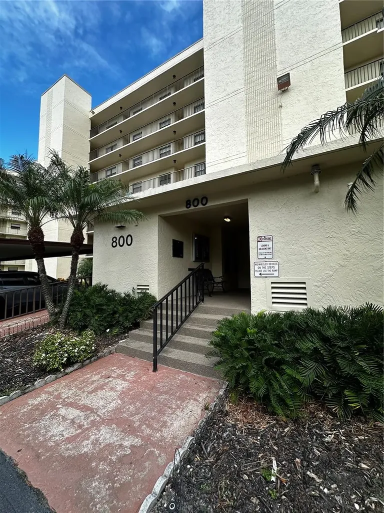 800 Cove Cay Drive Clearwater FL 33760