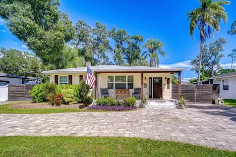 1013 W Berry Avenue Tampa FL 33603