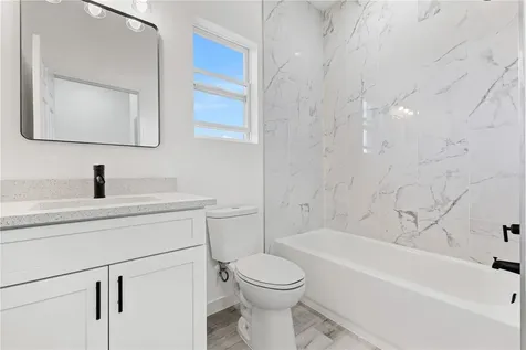 906-904 Fraser Drive Poinciana FL 34759