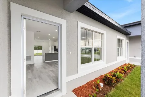 906-904 Fraser Drive Poinciana FL 34759
