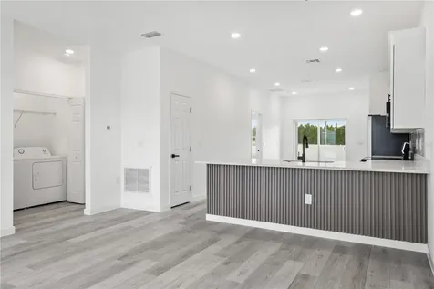 906-904 Fraser Drive Poinciana FL 34759