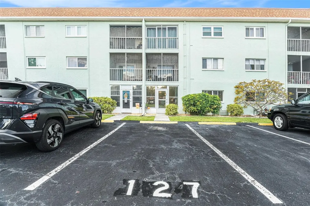 801 83rd Avenue N St Petersburg FL 33702