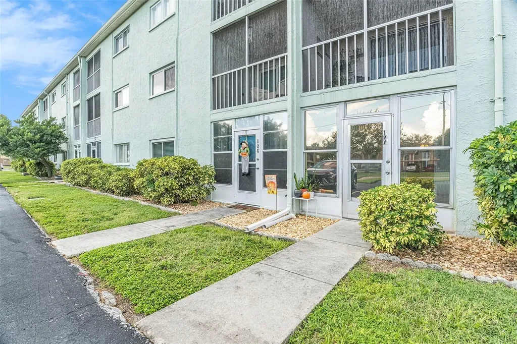 801 83rd Avenue N St Petersburg FL 33702