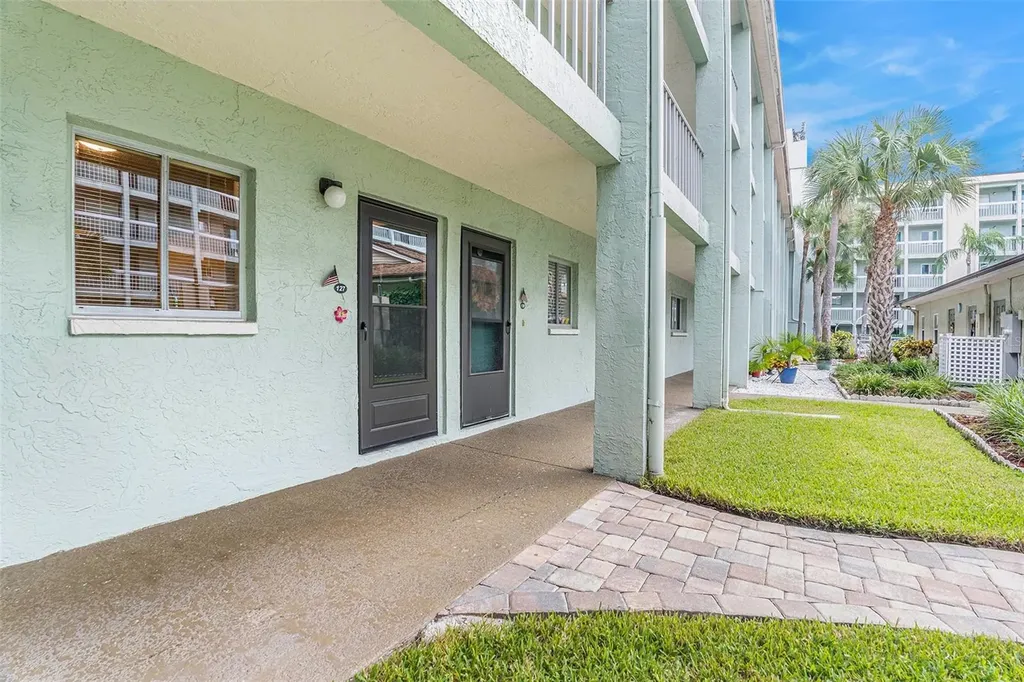 801 83rd Avenue N St Petersburg FL 33702
