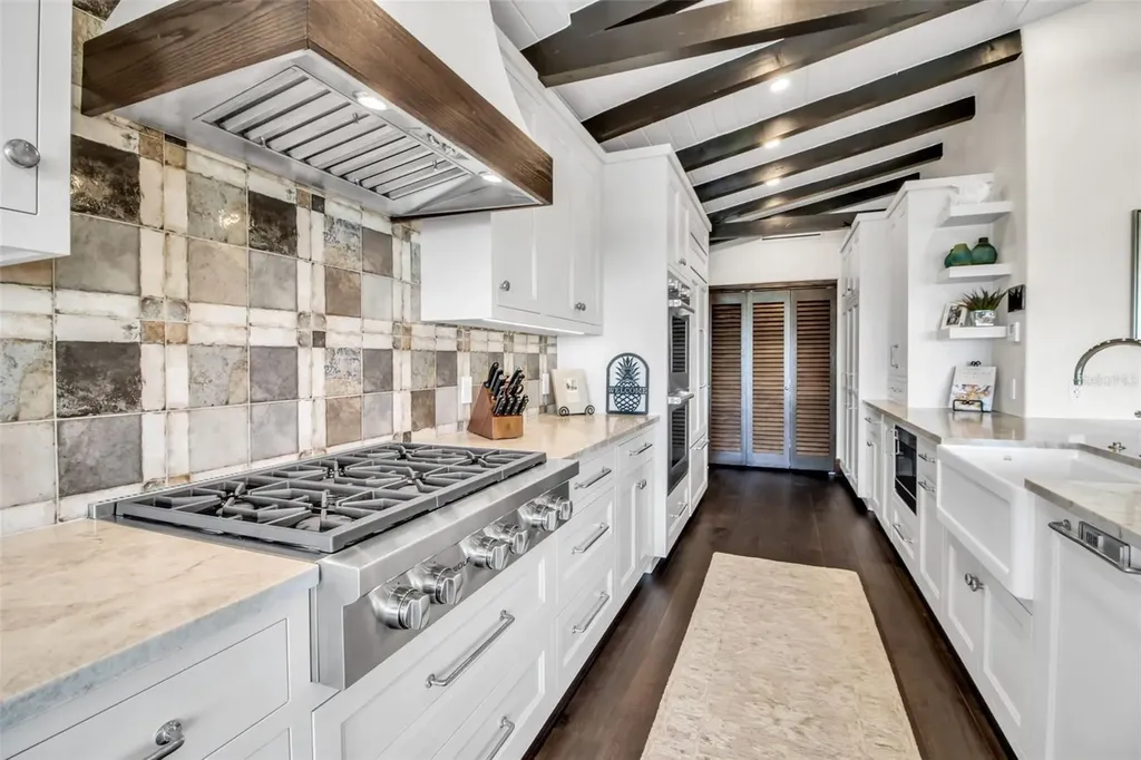 121 N Casey Key Road Osprey FL 34229