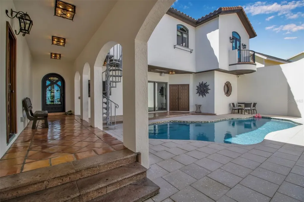 121 N Casey Key Road Osprey FL 34229