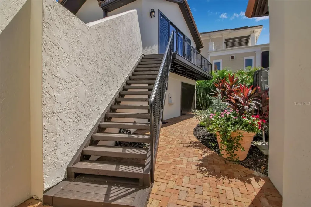 121 N Casey Key Road Osprey FL 34229