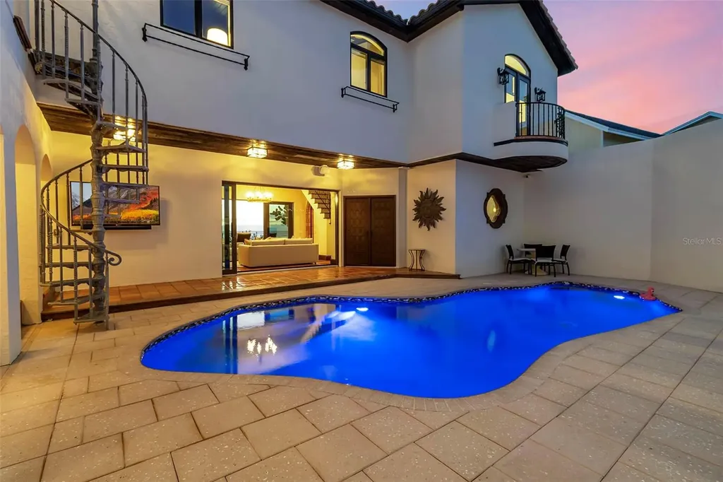 121 N Casey Key Road Osprey FL 34229