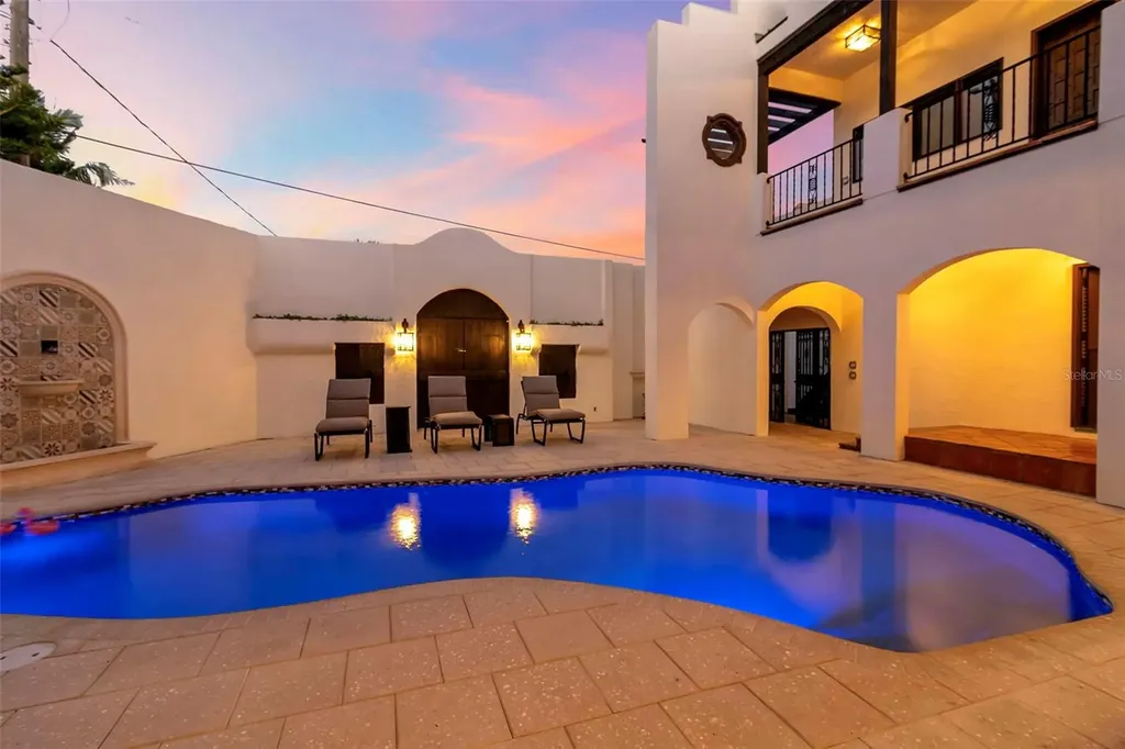 121 N Casey Key Road Osprey FL 34229