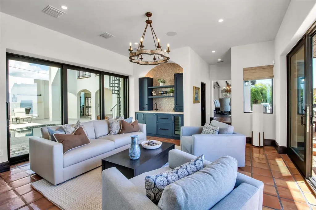 121 N Casey Key Road Osprey FL 34229