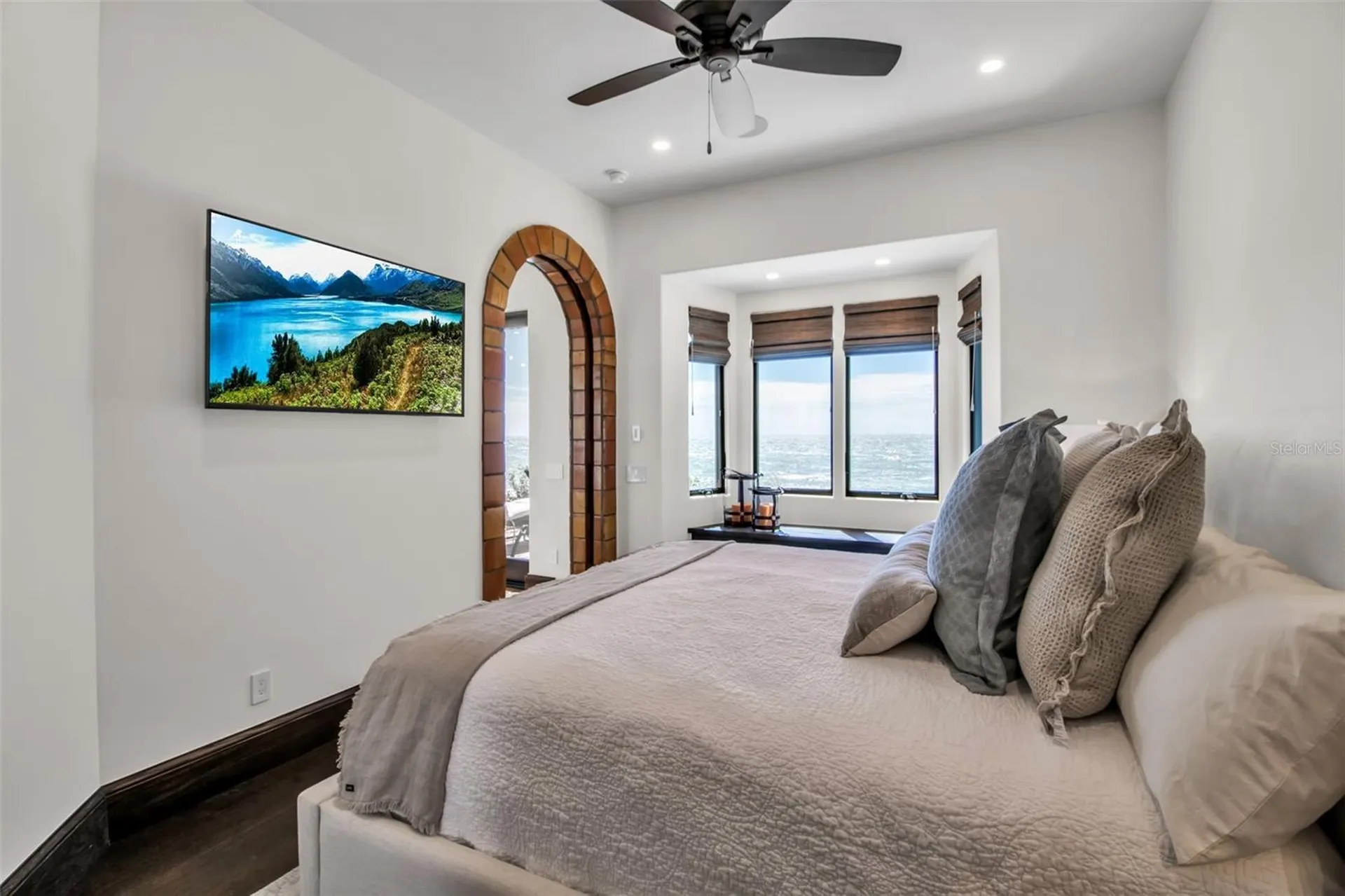 121 N Casey Key Road Osprey FL 34229
