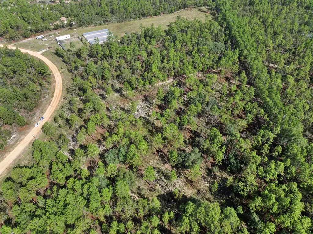 240 Cessna Way Hawthorne FL 32640