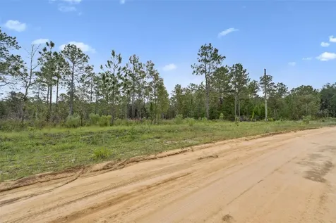 240 Cessna Way Hawthorne FL 32640