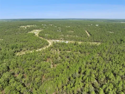 240 Cessna Way Hawthorne FL 32640