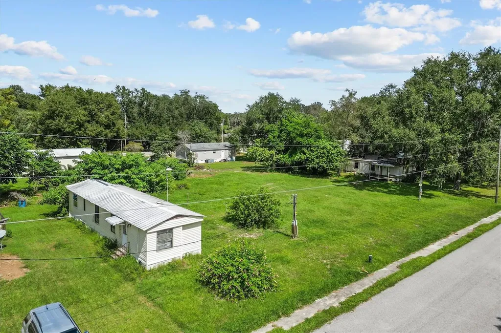 636 3rd Street Polk City FL 33868
