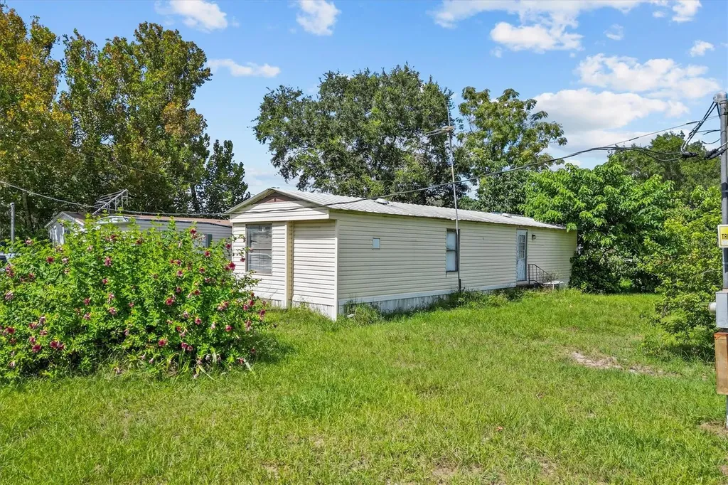 636 3rd Street Polk City FL 33868