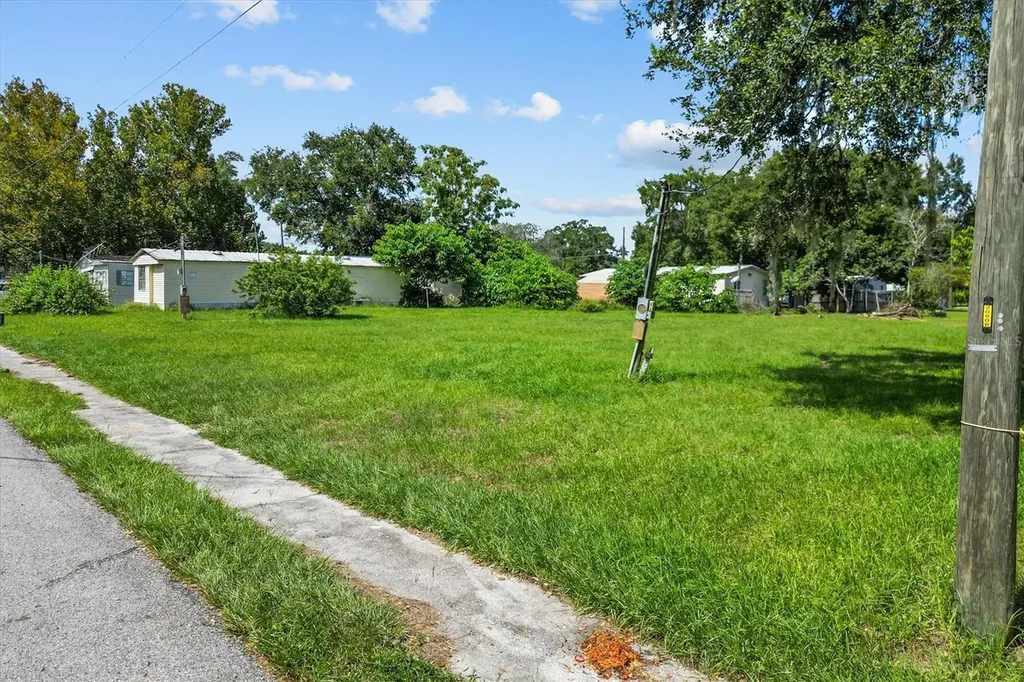636 3rd Street Polk City FL 33868