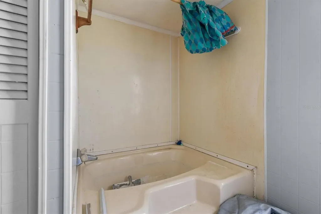 636 3rd Street Polk City FL 33868