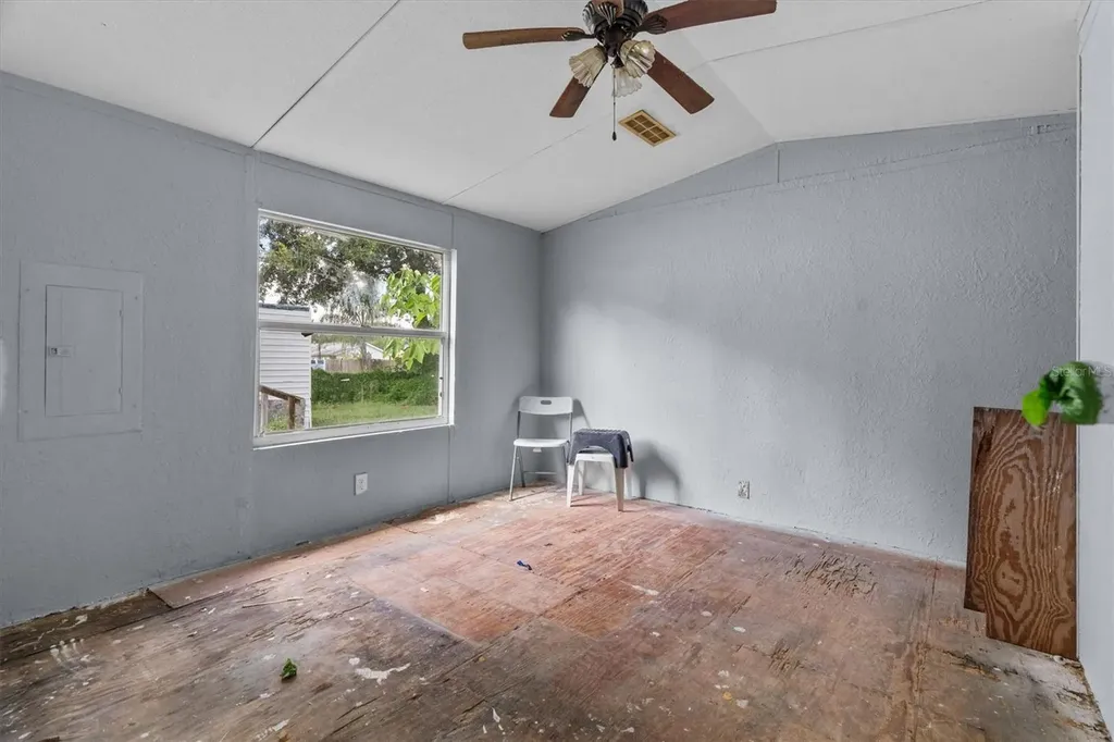636 3rd Street Polk City FL 33868