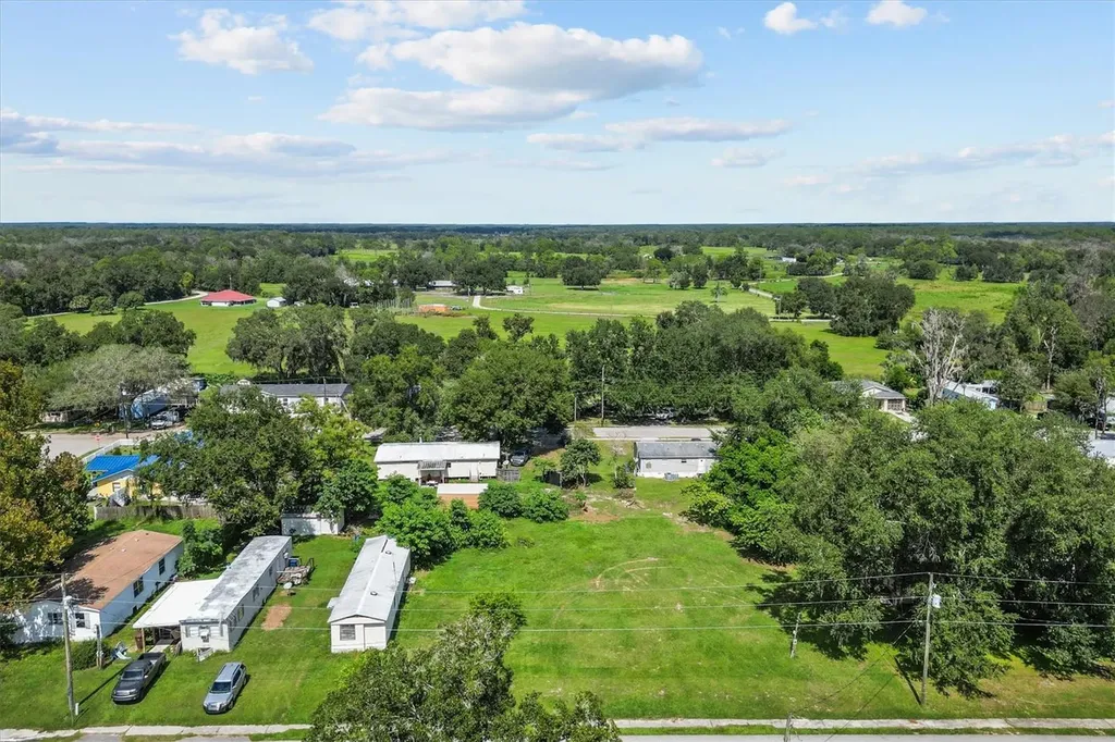 636 3rd Street Polk City FL 33868