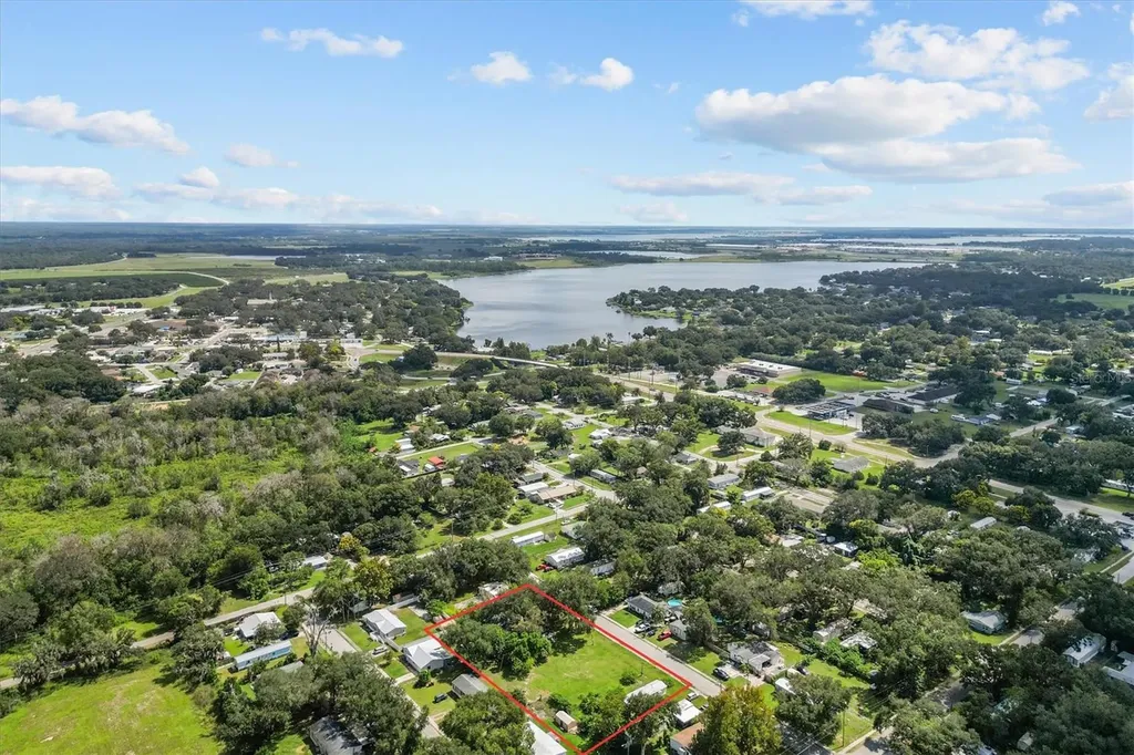 636 3rd Street Polk City FL 33868