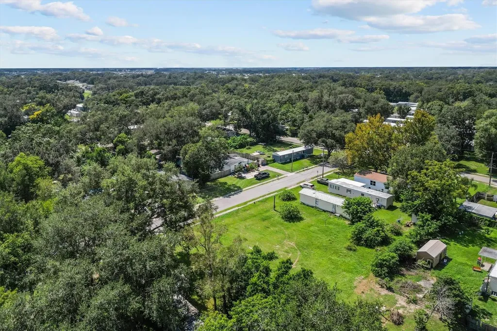 636 3rd Street Polk City FL 33868