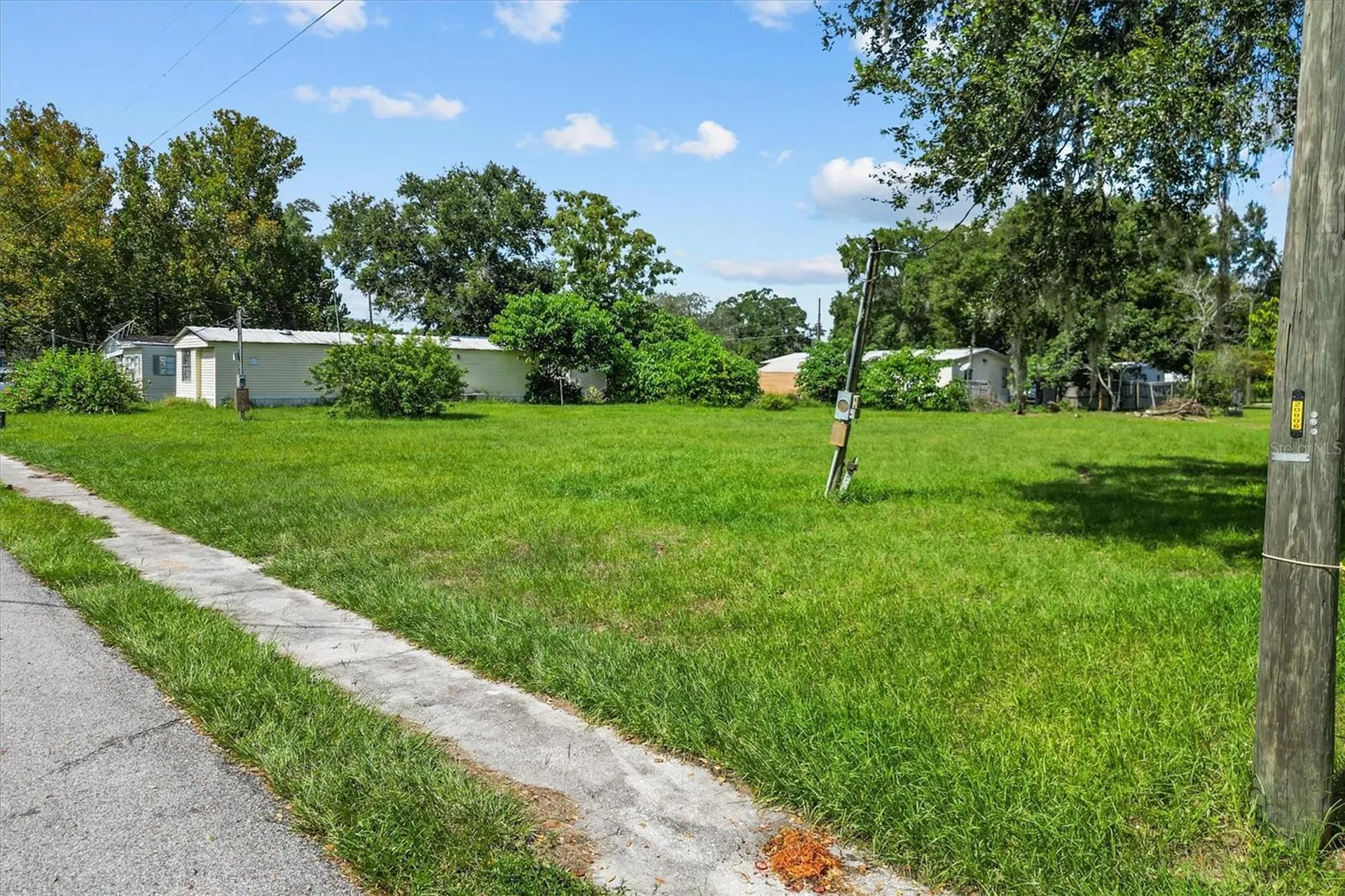 636 3rd Street Polk City FL 33868