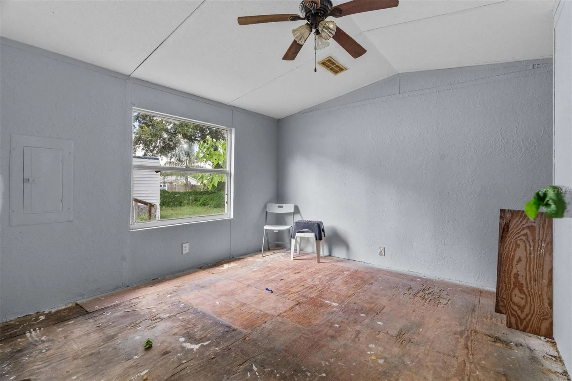 636 3rd Street Polk City FL 33868
