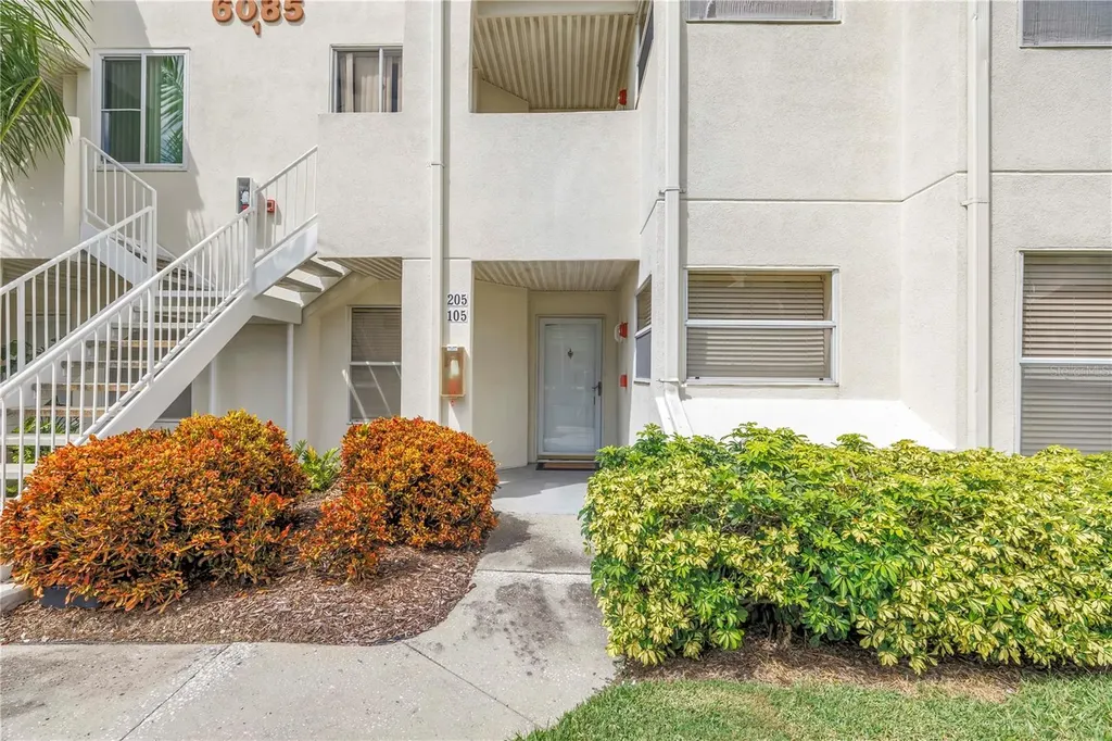 6085 Bahia Del Mar Boulevard St Petersburg FL 33715