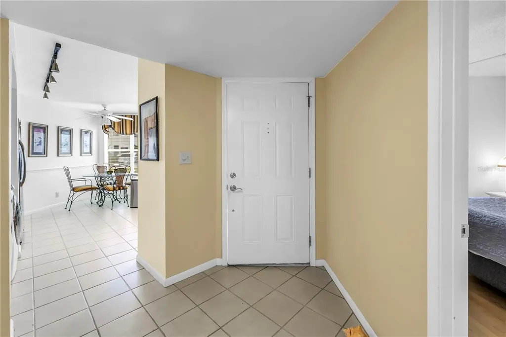 6085 Bahia Del Mar Boulevard St Petersburg FL 33715