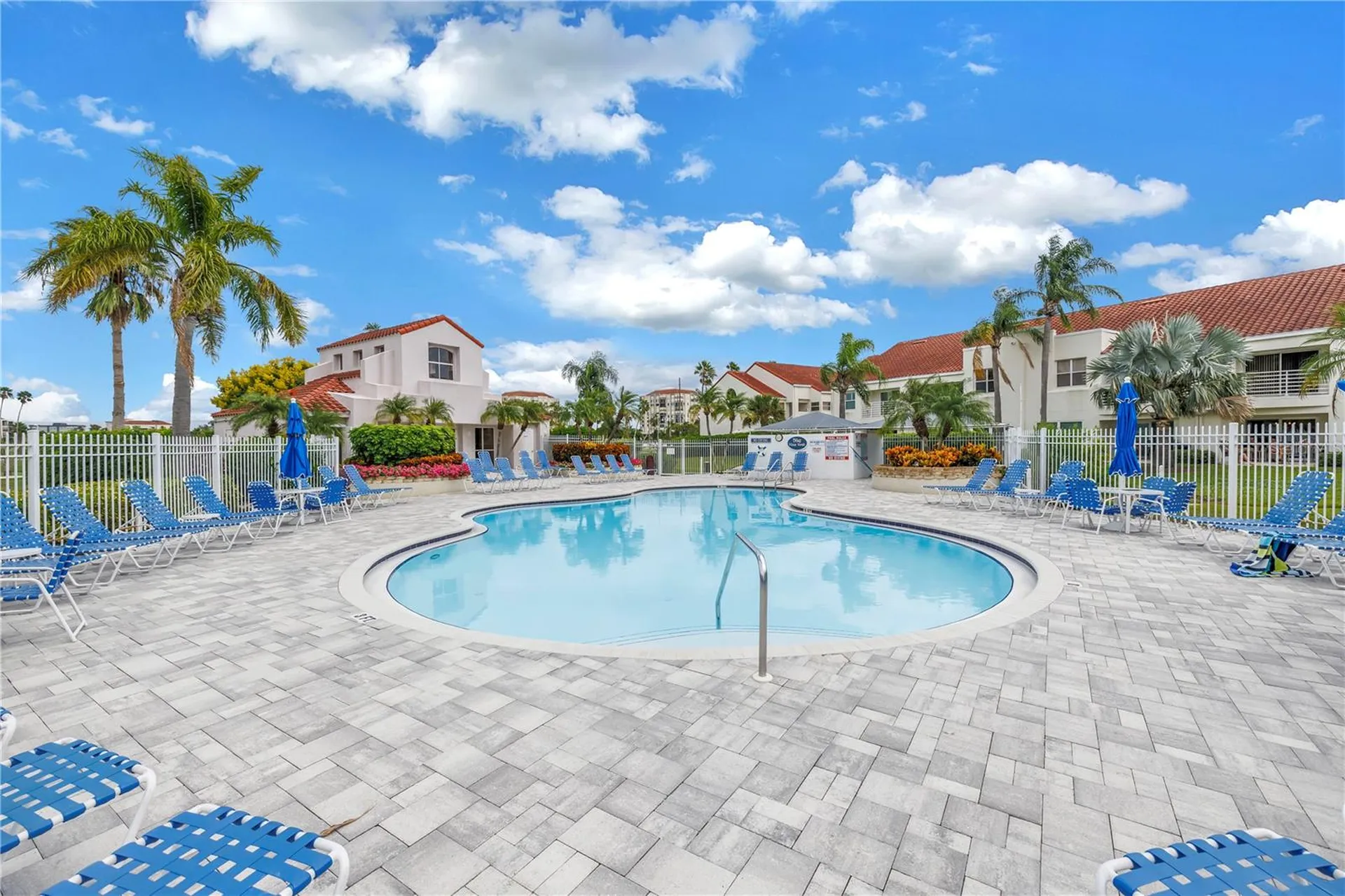 6085 Bahia Del Mar Boulevard St Petersburg FL 33715