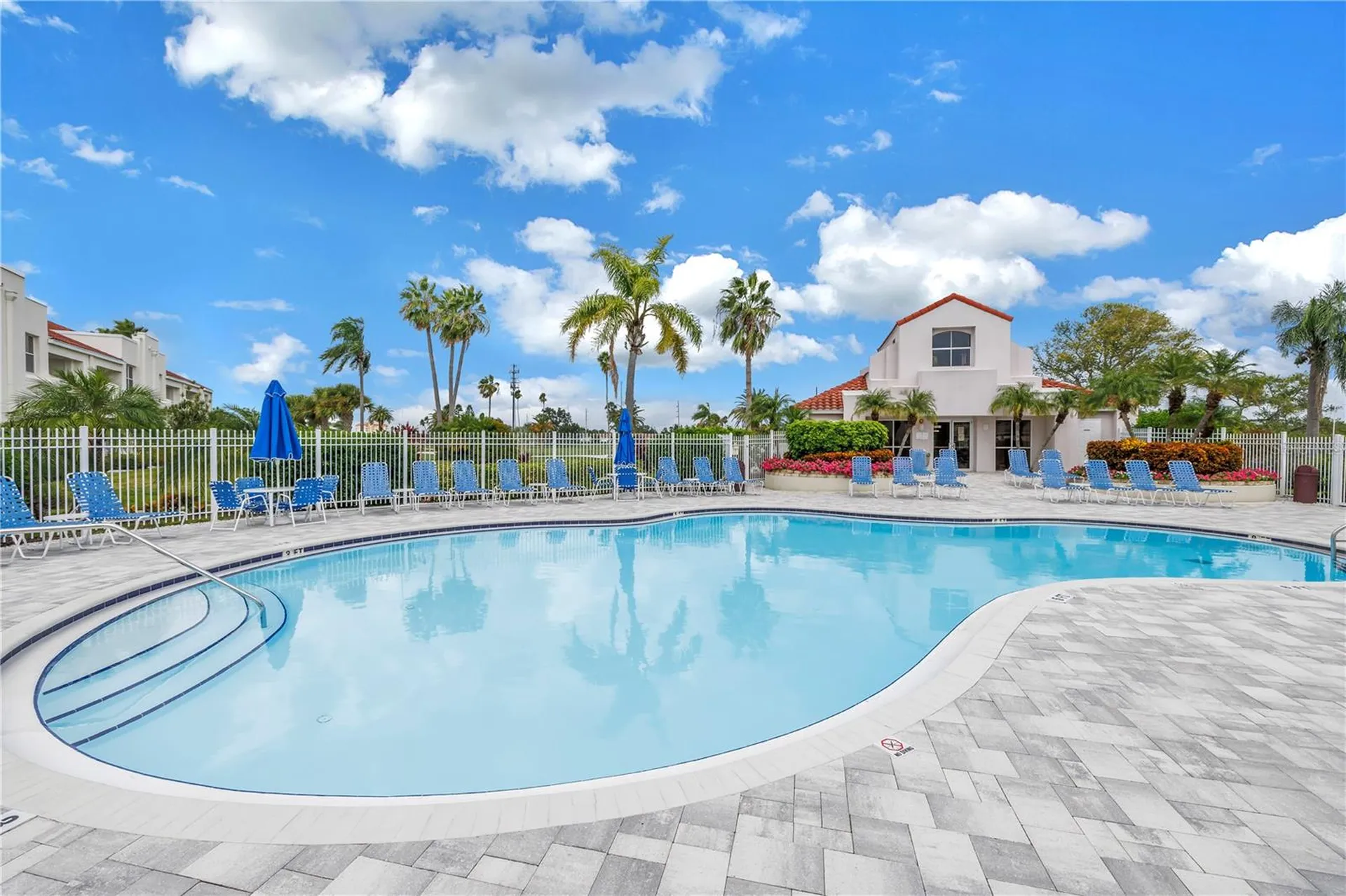 6085 Bahia Del Mar Boulevard St Petersburg FL 33715
