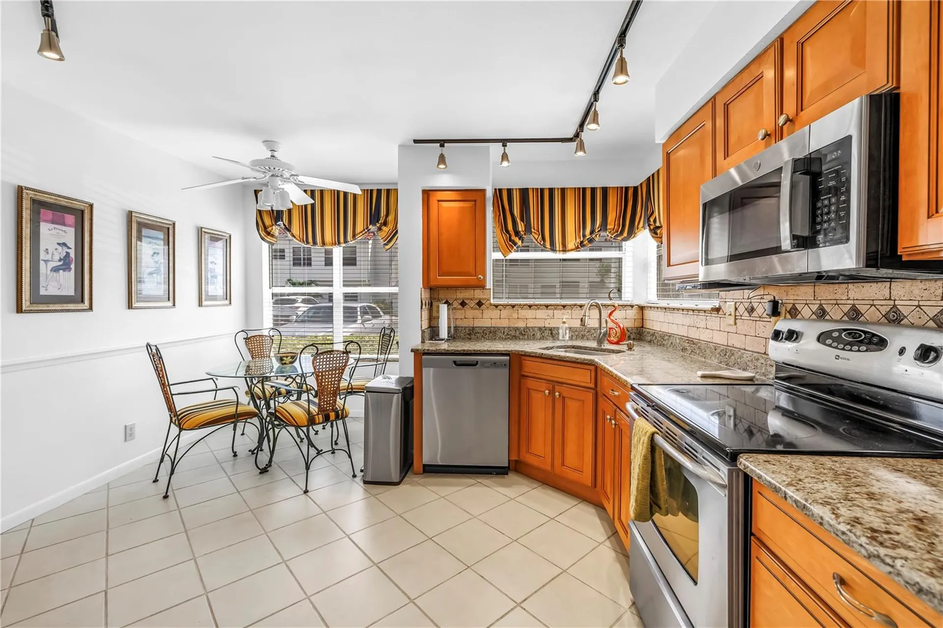 6085 Bahia Del Mar Boulevard St Petersburg FL 33715