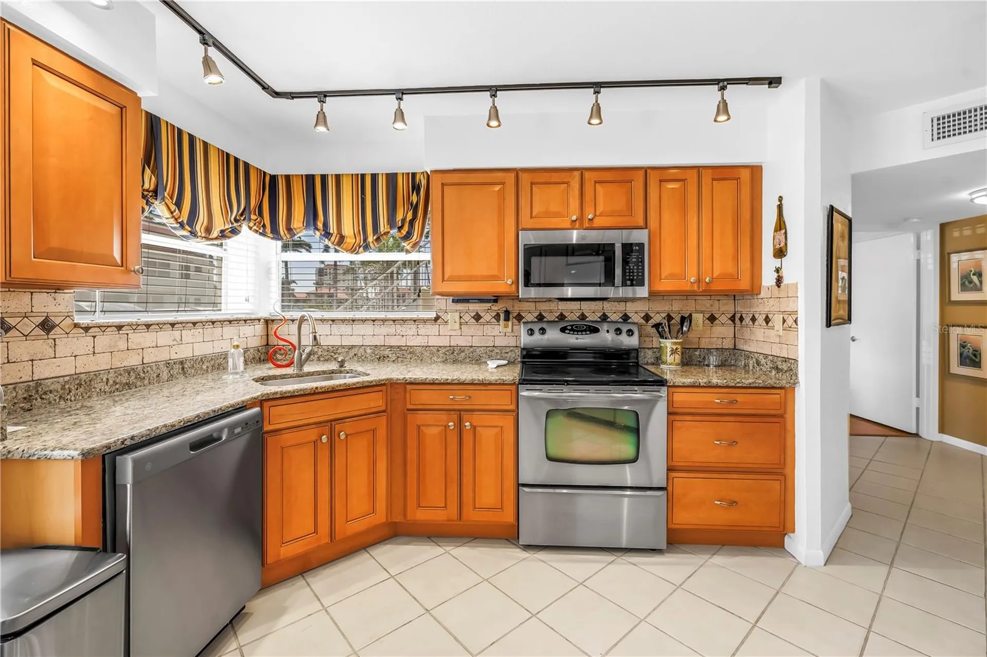 6085 Bahia Del Mar Boulevard St Petersburg FL 33715