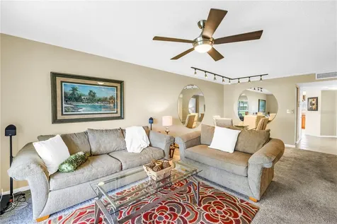 6085 Bahia Del Mar Boulevard St Petersburg FL 33715