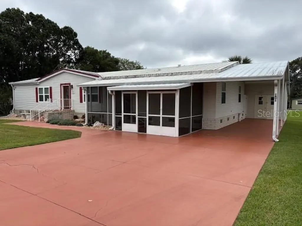 1894 Elizabeth Lane Mount Dora FL 32757