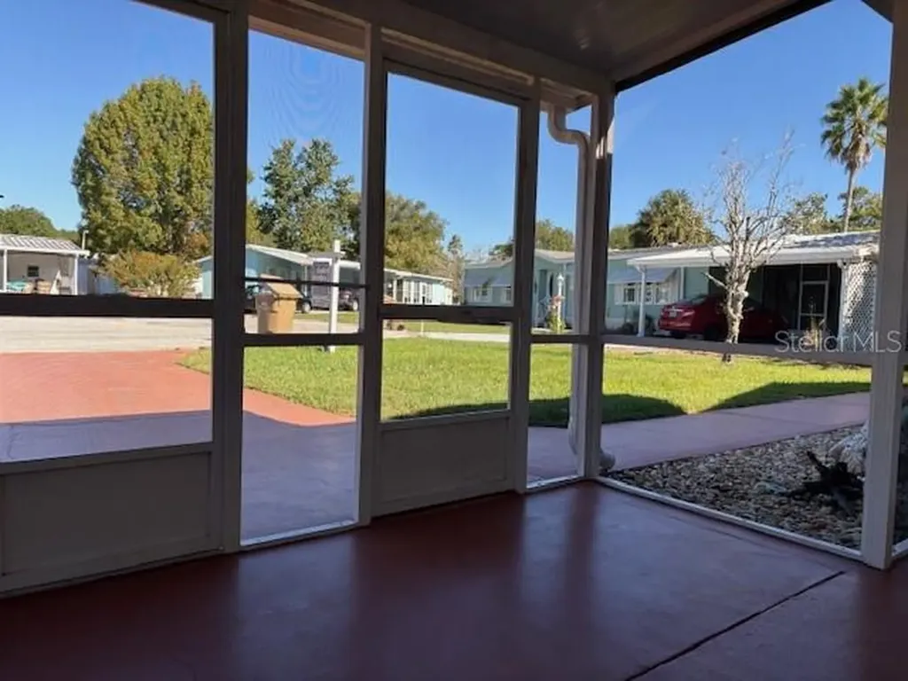 1894 Elizabeth Lane Mount Dora FL 32757