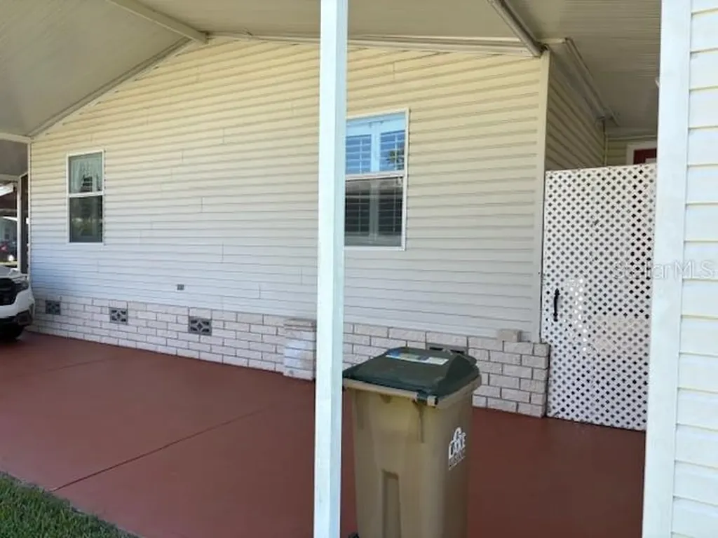 1894 Elizabeth Lane Mount Dora FL 32757