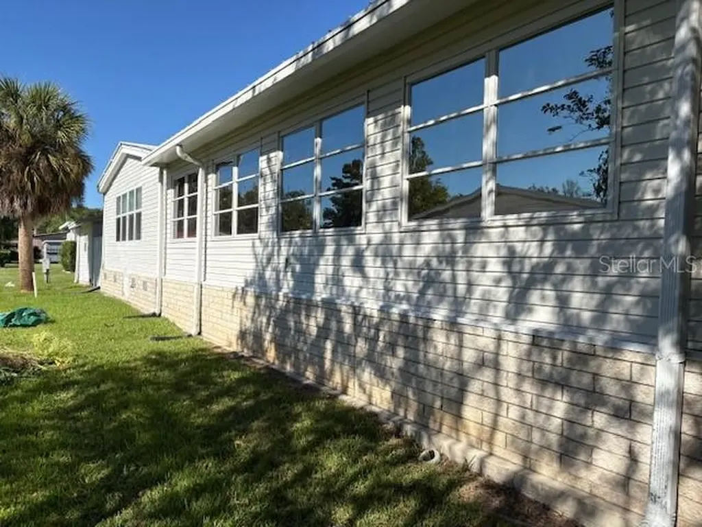 1894 Elizabeth Lane Mount Dora FL 32757