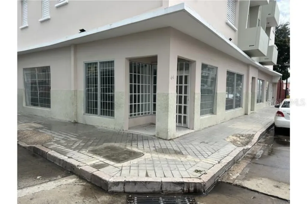 Local 2 Edificio Zamora Mayor Cantera Street Ponce PR 00730