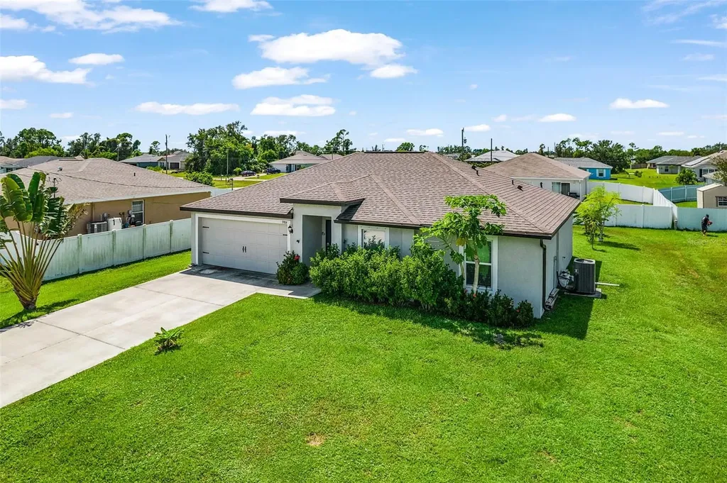 3904 NE 16th Place Cape Coral FL 33909