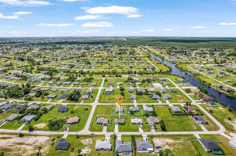 3904 NE 16th Place Cape Coral FL 33909